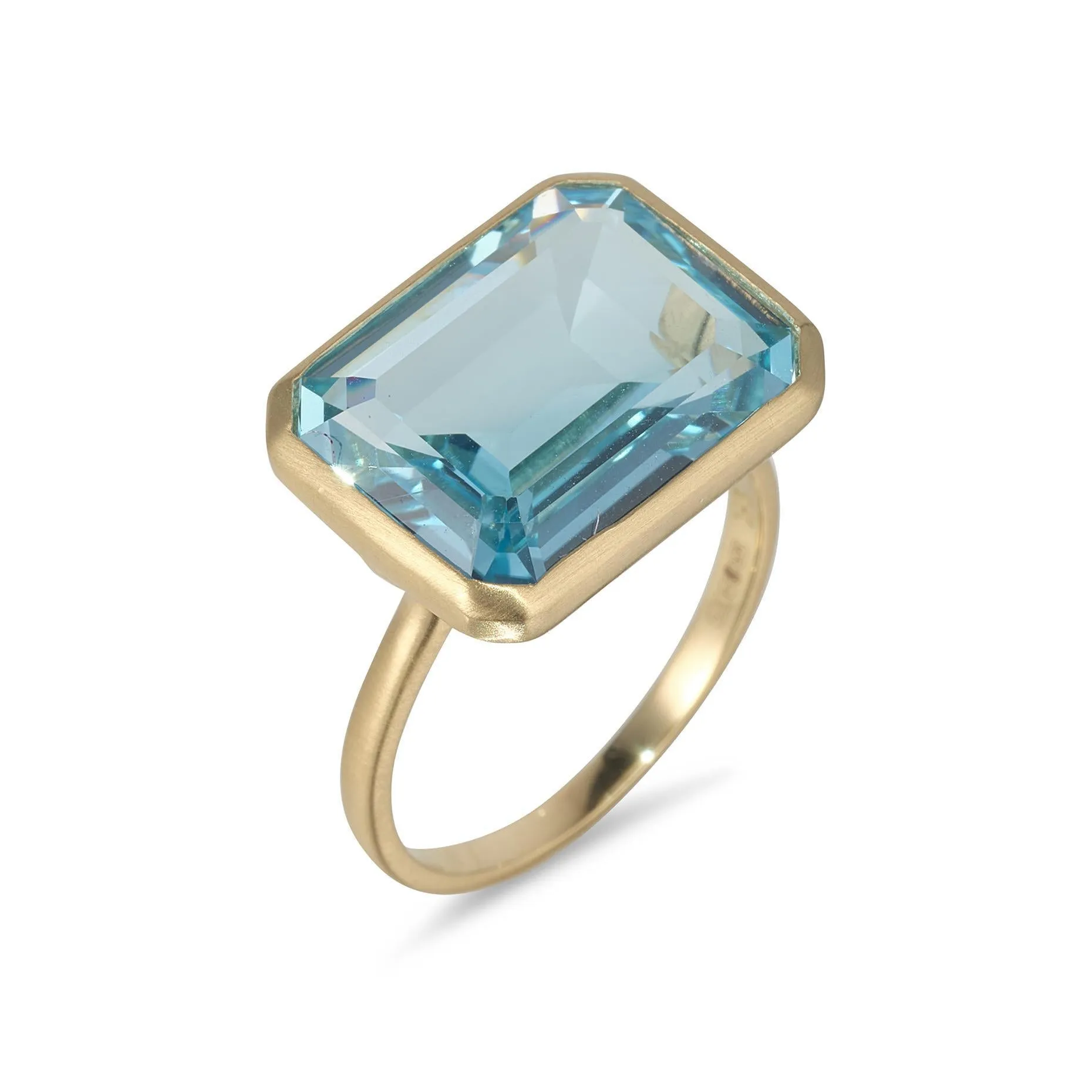 9kt Gold Sky Blue Topaz Ring 12x15