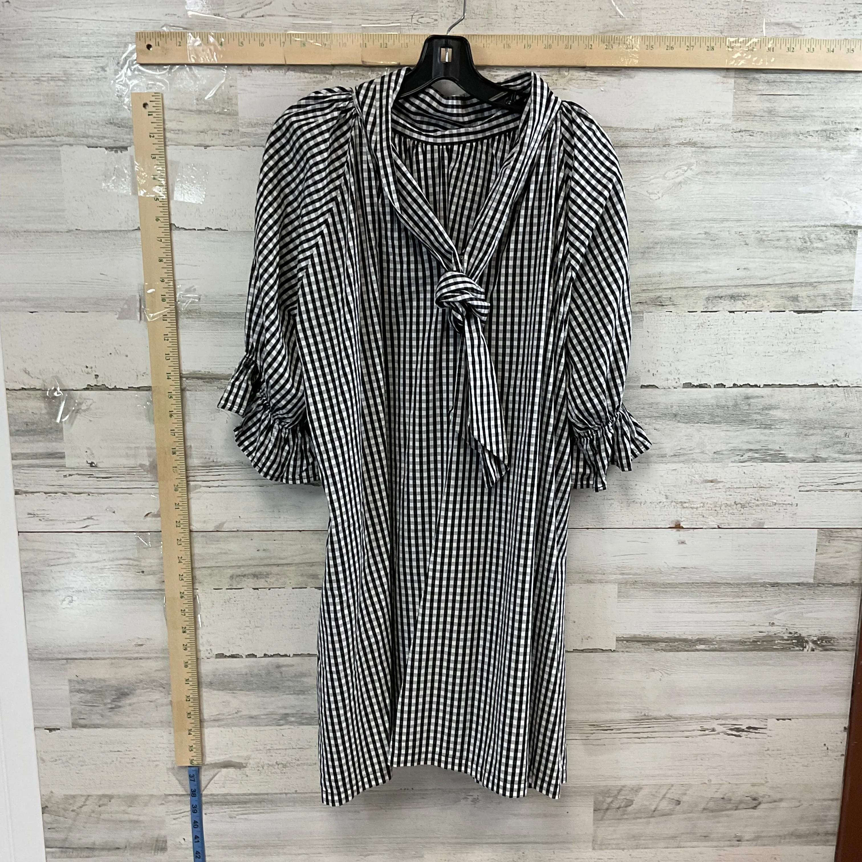 Black & White Dress Casual Short WYATT WYLDE, Size S