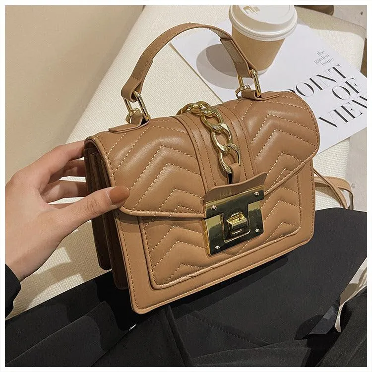 Fashion Popular One Shoulder New Flip Portable  Square Bag