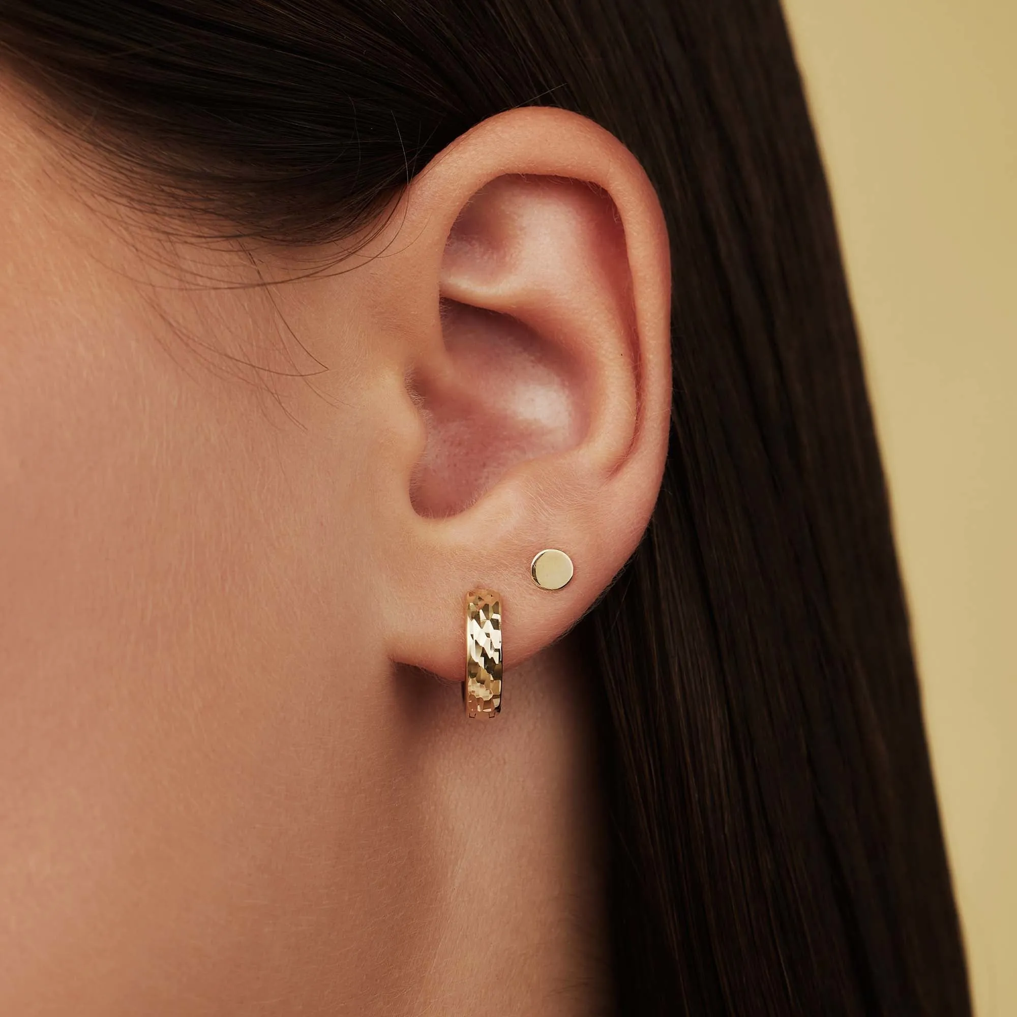 Le Marais Jeanne 14 karat gold ear studs with coin