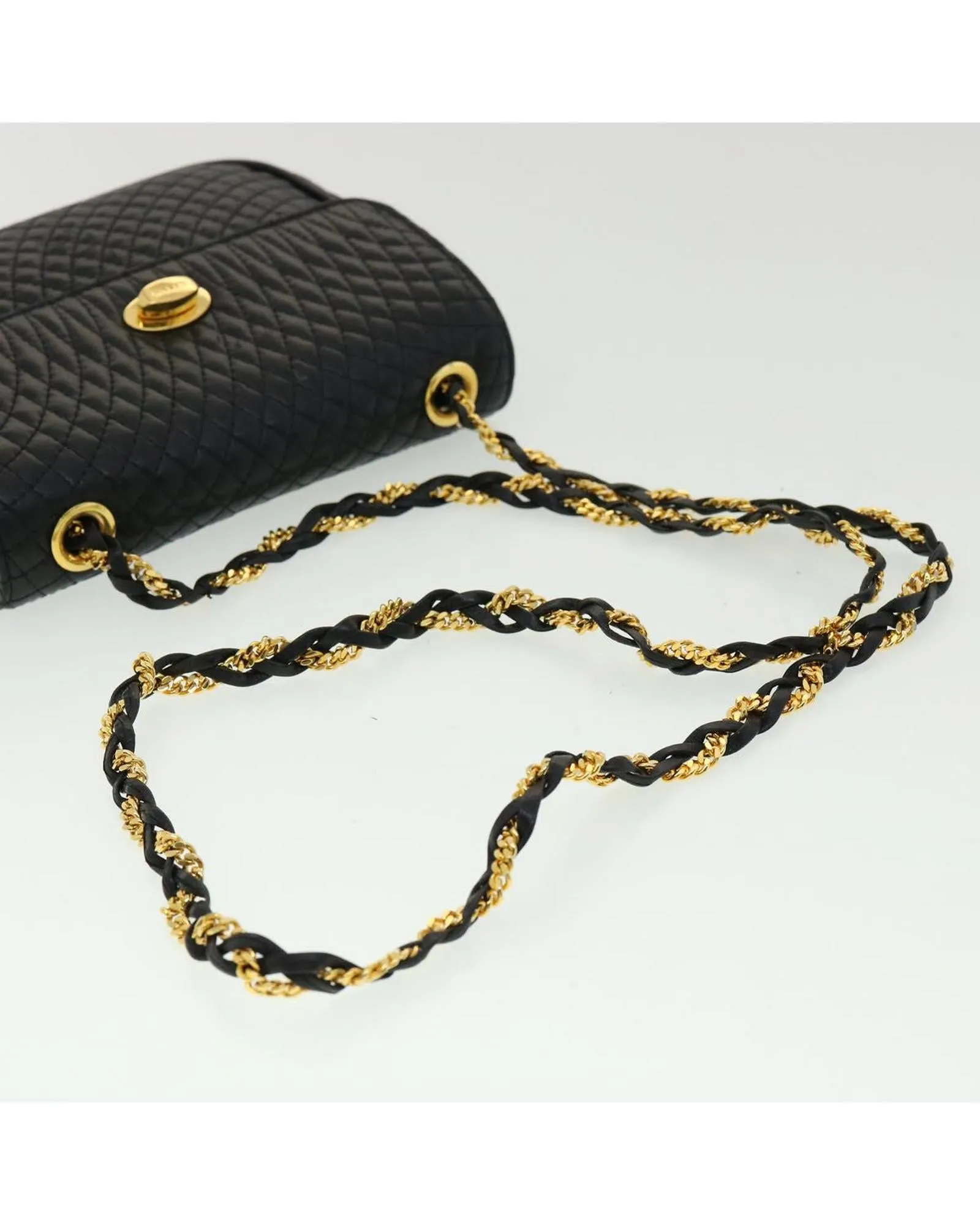 Matelasse Chain Shoulder Bag Leather Black