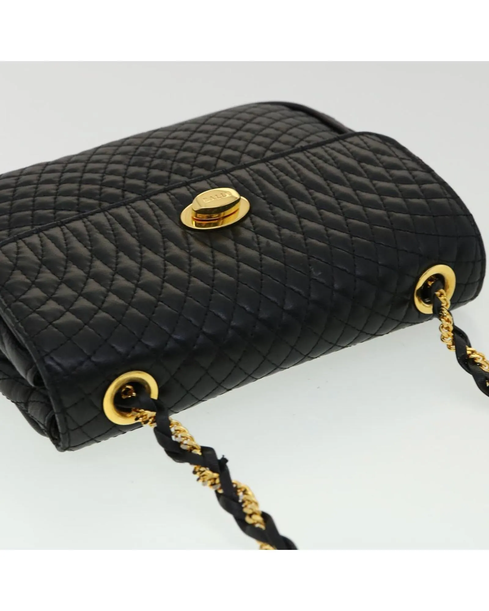 Matelasse Chain Shoulder Bag Leather Black