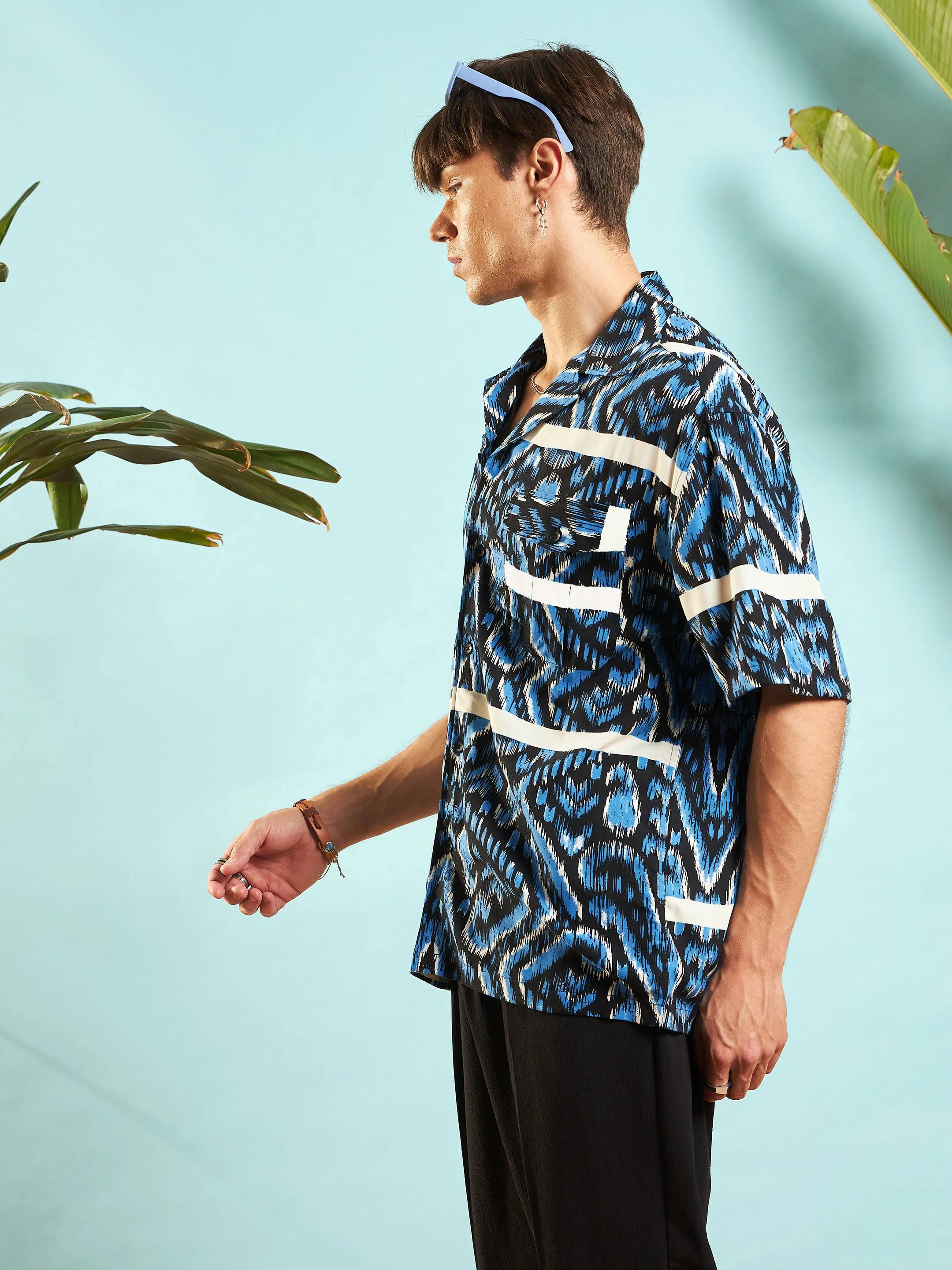 Men Blue Abstract Print Relax Fit Shirt